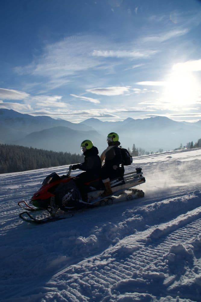 A guided tour – no previous snowmobile experience needed